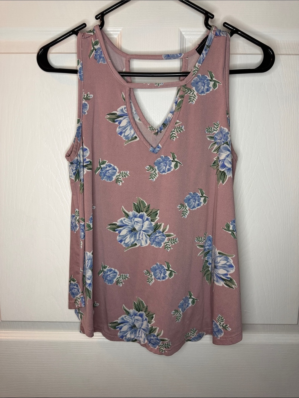 Rue21 Mauve Floral V-Neck Double-Strap Tank Top